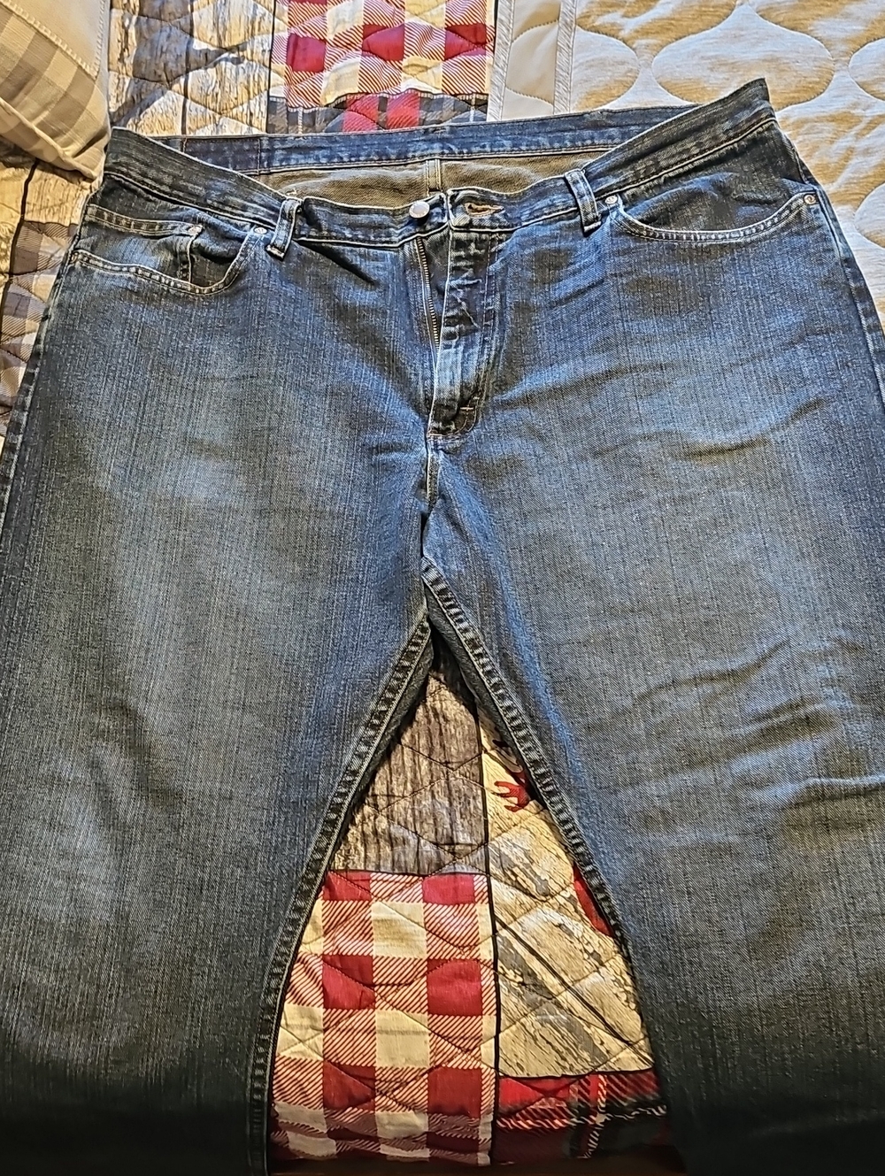 Wrangler Men's Dark Blue Relaxed Fit Jeans